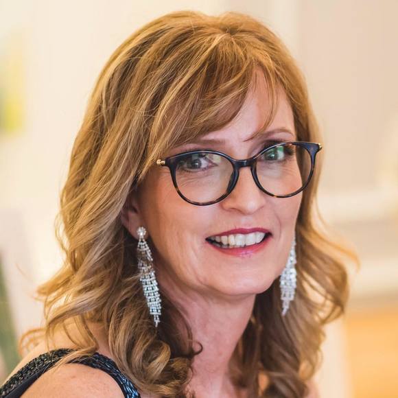 Meet your Posher, Lorraine - Picture 1 of 1